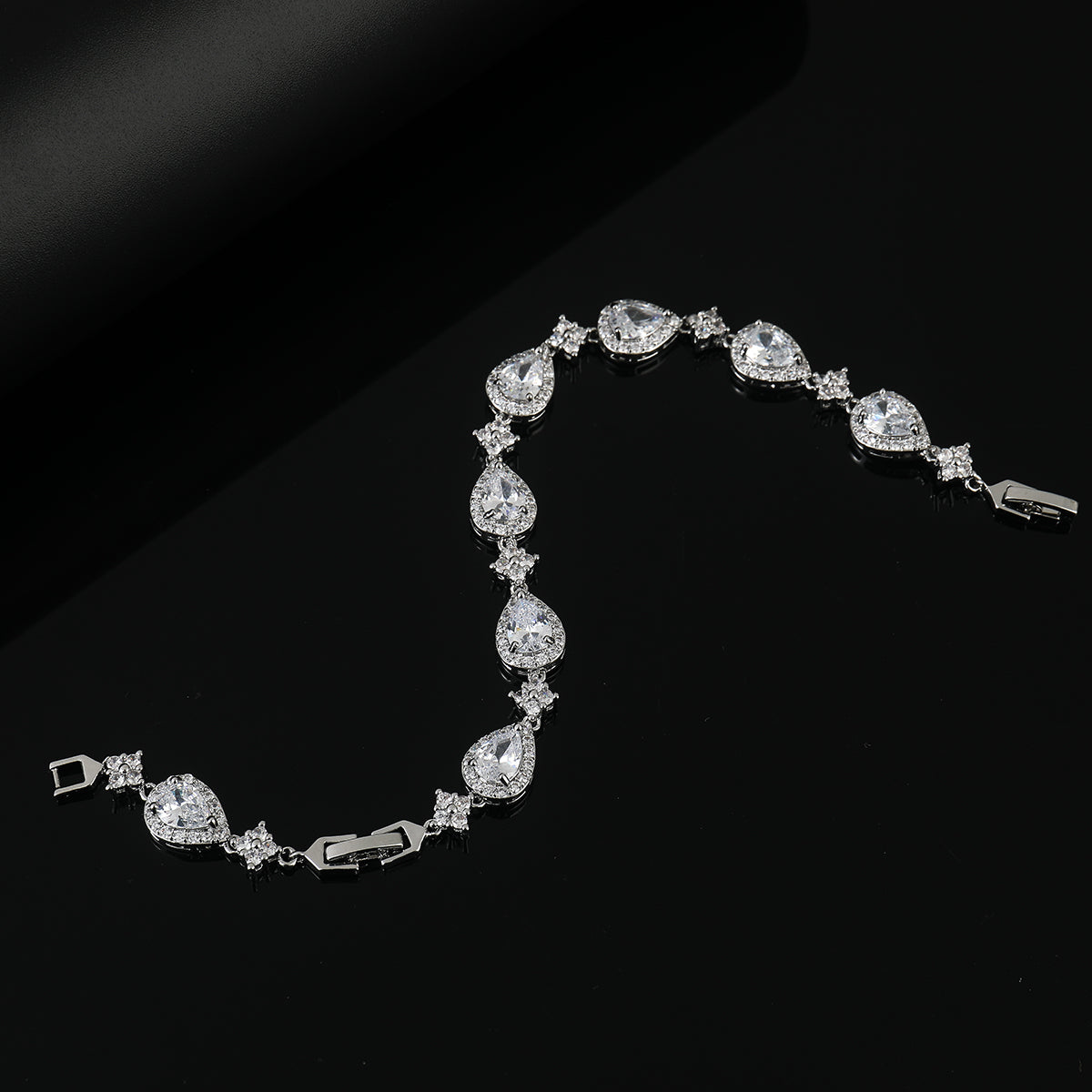 Starluxe Drop Bracelet